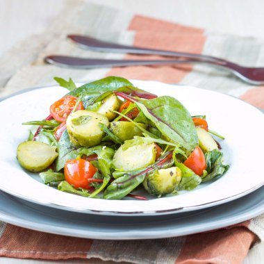 Brüksel lahanası, lahana, domates, salata, r ile sağlıklı salata