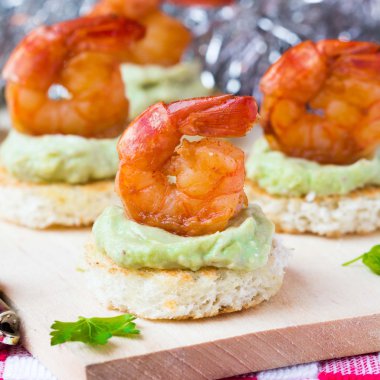 karides guacamole sos avokado, Noel ile tost lezzetli ap