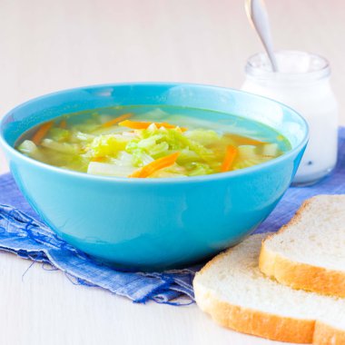 lahana, sarımsak, havuç, sağlıklı vegetari ile sebze çorbası