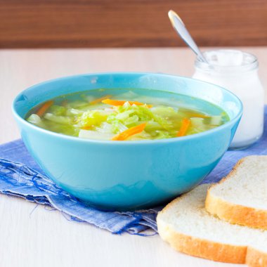 lahana, sarımsak, havuç, sağlıklı vegetari ile sebze çorbası