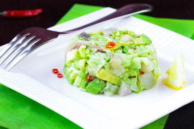 ringa balığı, avokado, marul, Restoran zarif salata tartar