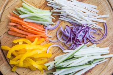 sebze yemek, kabak, havuç için ince kıyılmış sopa,