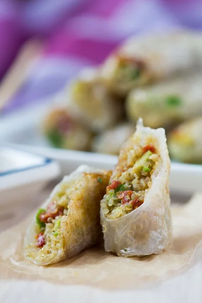 Asian spring rolls stuffed with quinoa, vegetables, crisp — Stock Photo, Image