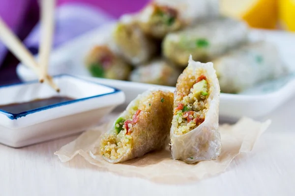 Asian spring rolls stuffed with quinoa, vegetables, crisp — Stock Photo, Image