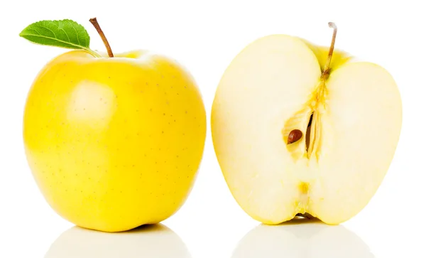 Apfel ganz und halb — Stockfoto