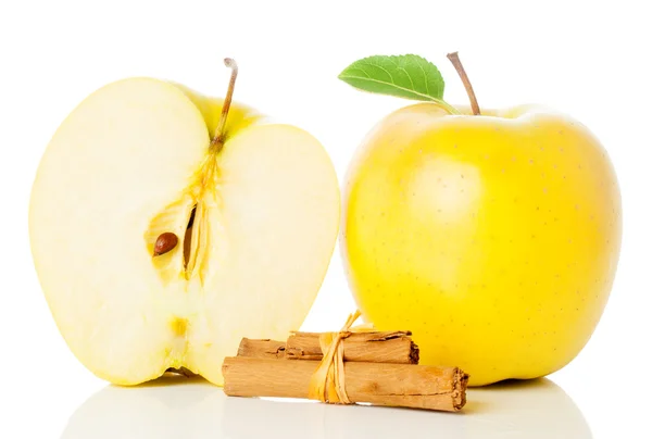 Apfel ganz und halb — Stockfoto