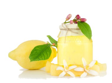 Tatlım, kurutulmuş kabuğu, limon ve limon çiçekleri.