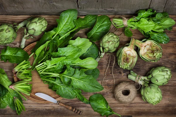 Artyčok salát a špenát — Stock fotografie