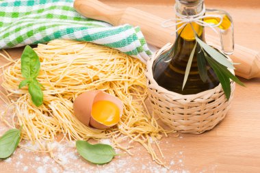 ev yapımı makarna çeşitleri için malzemeler 