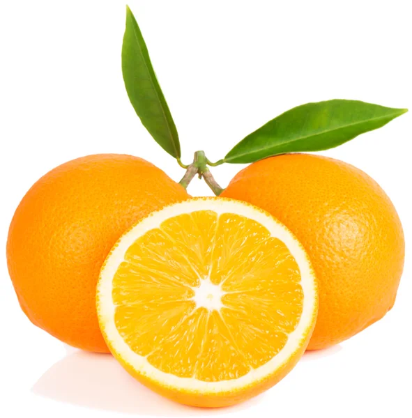 橘子，一半整个 — 图库照片