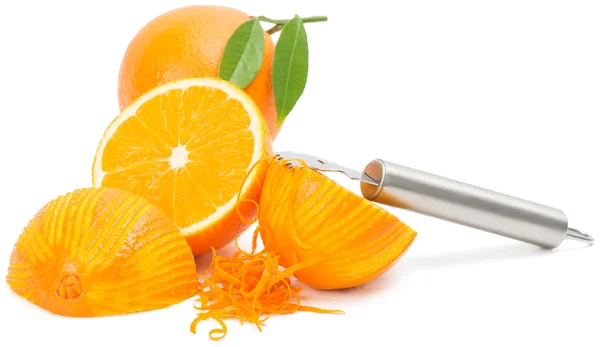 Pomerančová kůra a oranžové plody — Stock fotografie