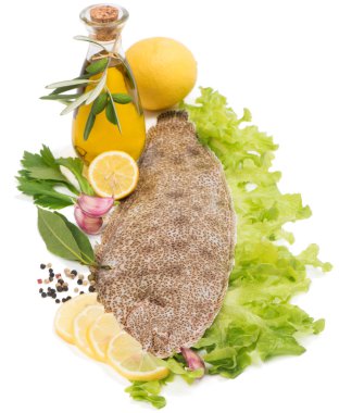 Baharat ile ortak sole çiğ balık, limon ve zeytinyağı 