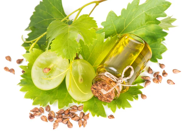 üzüm çekirdeği yağı ve dilimlenmiş üzüm