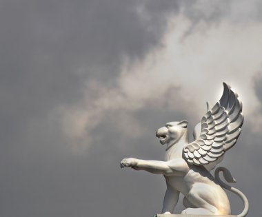 heykel - kanatlı aslan