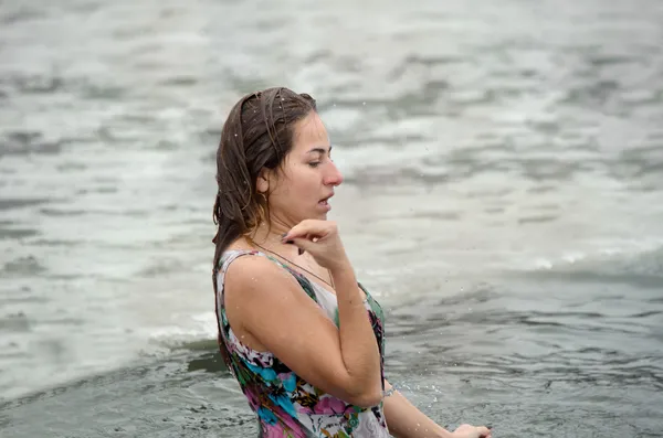 People bathe in the river in winter. Religious holiday of Epiphany — Stock Photo, Image