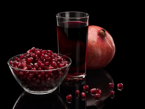 Juice and pomegranate fruits — Stock Photo, Image