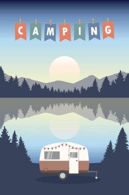 Kamp yaz tatilinde yol gezisinde.