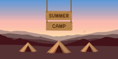 Dağ manzaralı çayır üzerinde yaz kampı tasarım çadırı