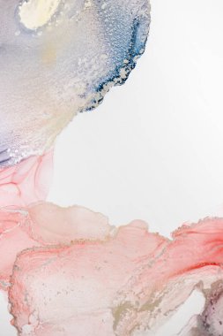 Alkol mürekkebi tekniğinde soyut akışkan resim, mavi, kırmızı ve altın rengi boya karışımı. Altın damarlar parlayan mermer taşlar. Yüksek çözünürlük Donmuş boya karışımları, inanılmaz desenler ve lekeler örüyor..