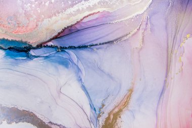 Alkol mürekkebi tekniğinde soyut akışkan resim, mavi, kırmızı ve altın rengi boya karışımı. Altın damarlar parlayan mermer taşlar. Yüksek çözünürlük Donmuş boya karışımları, inanılmaz desenler ve lekeler örüyor..