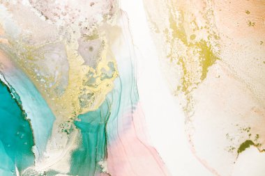 Alkol mürekkebi tekniğinde soyut akışkan resim, mavi, kırmızı ve altın karışımı boyalar. Altın damarlar parlayan mermer taşlar. Yüksek çözünürlük Donmuş boya karışımları, inanılmaz desenler ve lekeler örüyor..