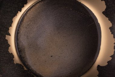 Altın yaldızlı arka plan, parlak parlak ışık konfetisi. Modern sanat. Soyut renkli duvar kâğıdı. Afişler için Sıvı Sanat, ruhani grafik tasarımı.