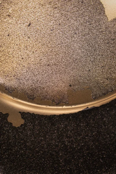 Altın yaldızlı arka plan, parlak parlak ışık konfetisi. Modern sanat. Soyut renkli duvar kâğıdı. Afişler için Sıvı Sanat, ruhani grafik tasarımı.