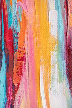 Arka plan akrilikle yazılmış. Renkli tonlarda boyamış. Yağlı boya ve palet bıçağıyla yapılmış bir resmin resmi..