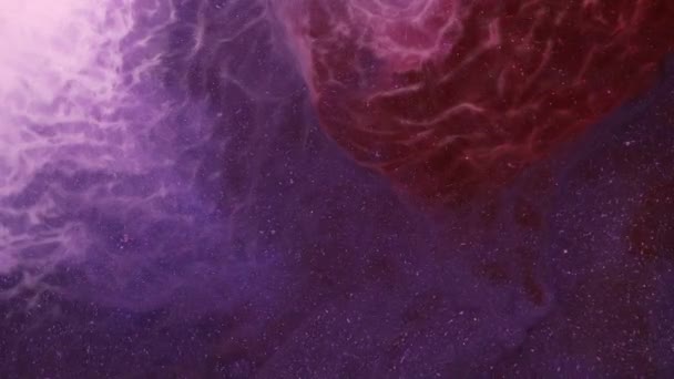 抽象流体芸術の背景 アルコールインク液のオーバーフロー 幻想的なピンク 紫と赤の水のビデオアート バーガンディ光沢のある輝く海の自然の波の影響 — ストック動画
