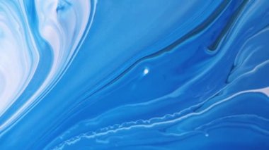 Mavi akrilik sıvı doku. Renkli hareketler. Soyut boya arka planı. Akışkan sanat çizimi videosu, renkli dalgalı soyut akrilik doku. Mavi, siyah ve mavi ile ayrıntılı arkaplan hareketi