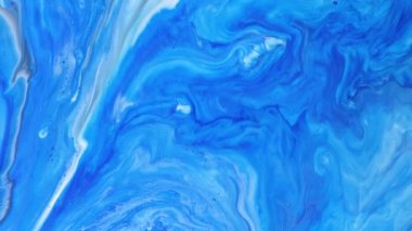 Mavi akrilik sıvı doku. Renkli hareketler. Soyut boya arka planı. Akışkan sanat çizimi videosu, renkli dalgalı soyut akrilik doku. Mavi, siyah ve mavi ile ayrıntılı arkaplan hareketi