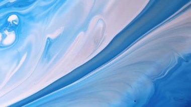 Mavi akrilik sıvı doku. Renkli hareketler. Soyut boya arka planı. Akışkan sanat çizimi videosu, renkli dalgalı soyut akrilik doku. Mavi, siyah ve mavi ile ayrıntılı arkaplan hareketi