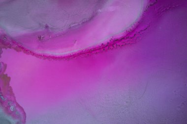 Alkol mürekkebi. Pembe ve mavi renkte modern bir resim tekniği. Sanatsal tasarım. Sanat tasarımının başyapıtı. Bu sihirli sanatı yaratmak için resimler, ek olarak gümüş parıltılar, çizgiler. 