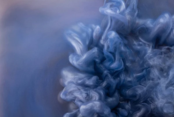 Vraies Gouttes Peinture Couleur Dans Eau Résumé Bleu Collision Nuageuse — Photo