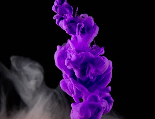 Echte Shot Kleur Verf Druppels Het Water Abstract Violet Inkt — Stockfoto
