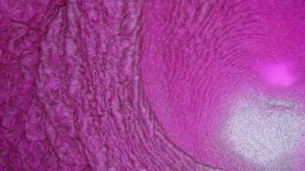大理石的抽象背景 美丽的液体艺术 流畅的艺术绘画视频 抽象的丙烯酸质感与多彩的波浪 在流动的粉红油漆中闪烁着光芒 — 图库视频影像