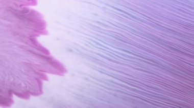 Renkli soyut sıvı tasarım arka planı. Akışkan sanat çizimi, akrilik doku ve akışkan bir etki. Sıvı boya arka planı. Mavi, mor ve sarı taşan renklerle sanatsal hareket.