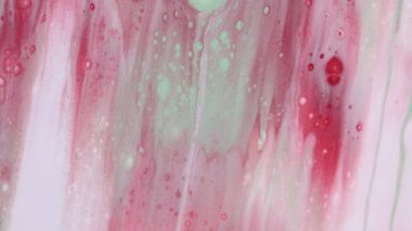 Akışkan sanat çizimi, akrilik doku ve akışkan bir etki. Sıvı boya arka planı. Kırmızı, pembe ve beyaz renkli sanatsal hareket. Renkli soyut sıvı tasarım arkaplanı. 