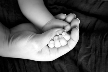 Körfezde annesinin el