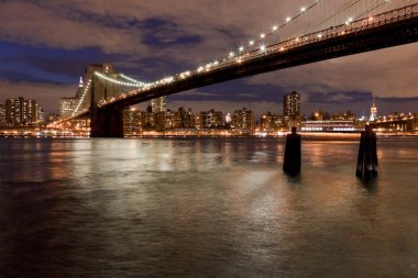 Brooklyn Köprüsü akşam, new york, ABD
