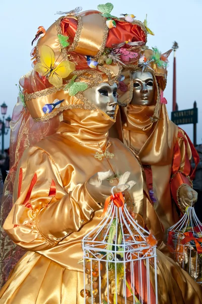Venetsialainen karnevaalinaamio — kuvapankkivalokuva