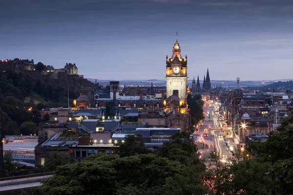 Cidade noturna de Edimburgo, Escócia, Reino Unido — Fotografia de Stock