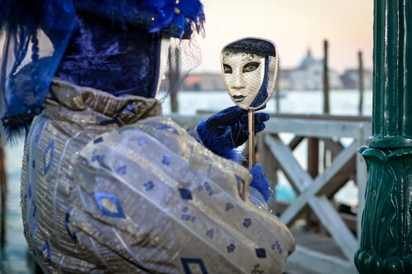 Máscara sobre el carnaval veneciano, Italia —  Fotos de Stock