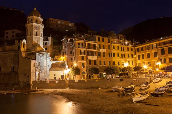 Vernazza v noci, cinque terre, Itálie — Stock fotografie