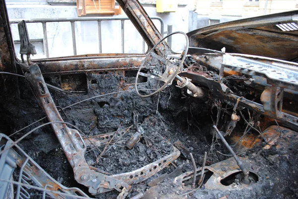 Burnt out the car in city — Stock Photo, Image