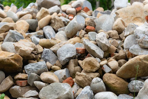 Stenhög Och Efter Att Rivit Ett Stenhus Stenar Som Används — Stockfoto