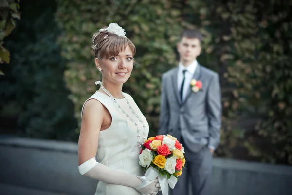 新娘带着一束花 — 图库照片