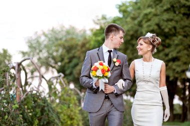 aşk öpüşme genç bir çift