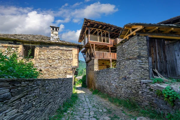 Pueblo Kovachevitsa Con Casas Auténticas Del Siglo Xix Región Blagoevgrad —  Fotos de Stock