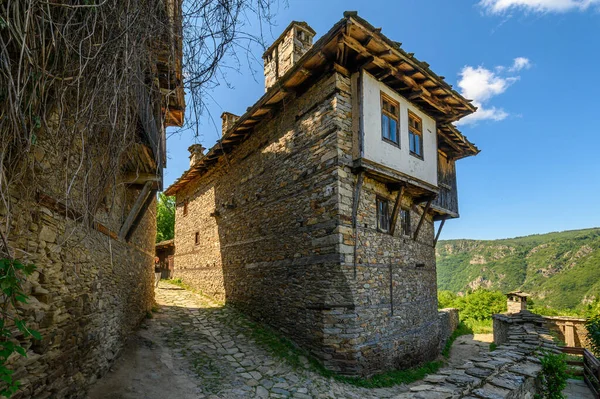 Wieś Kovachevitsa Autentycznymi Xix Wiecznymi Domami Obwód Blagojewski Bułgaria — Zdjęcie stockowe